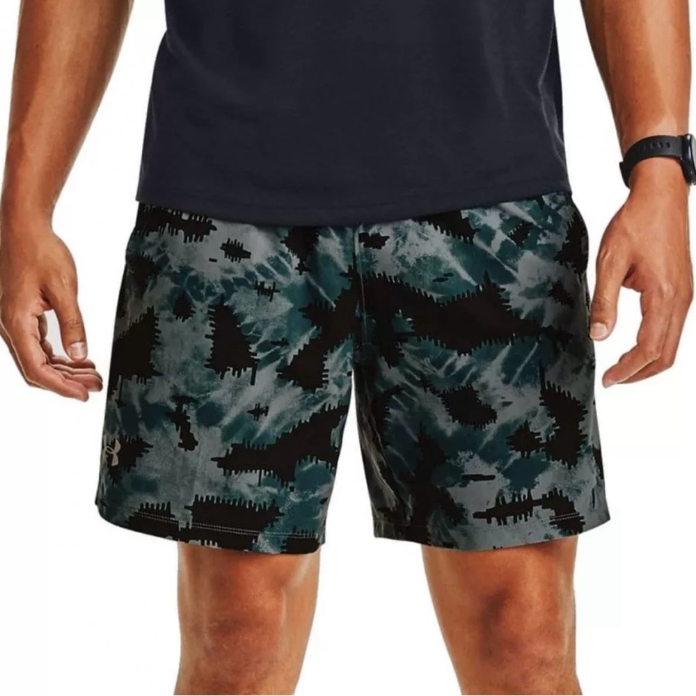 Under Armour Black HeatGear Shorts - Picture 1 of 9